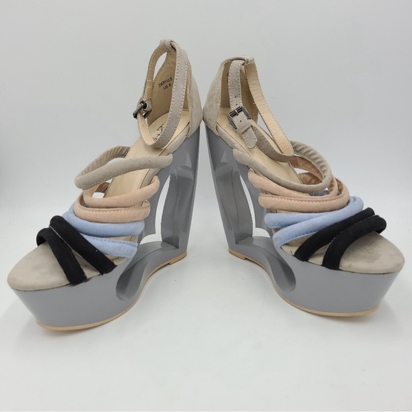 Beau & Ashe 'Heart Wedge'  6" Heel Women's 8 (grey,tan,black,blue) - Picture 4 of 6